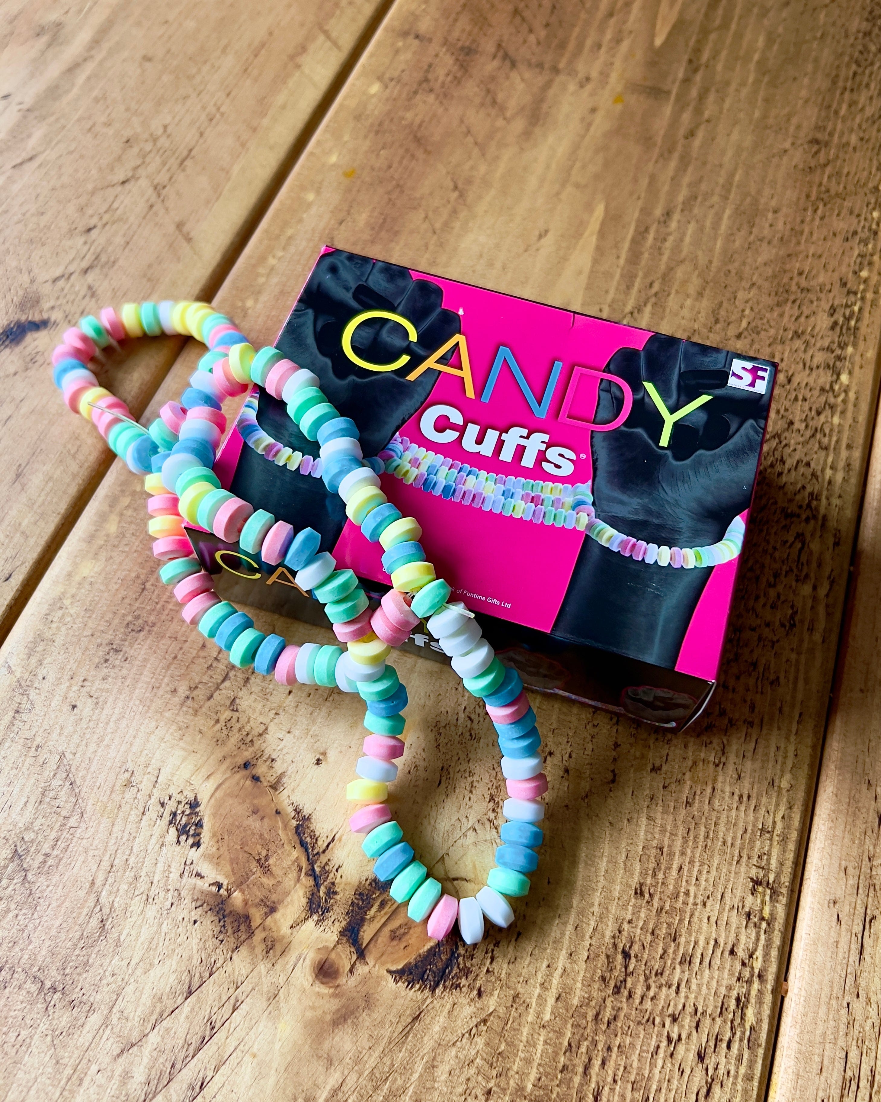Candy cuffs - out of the box
