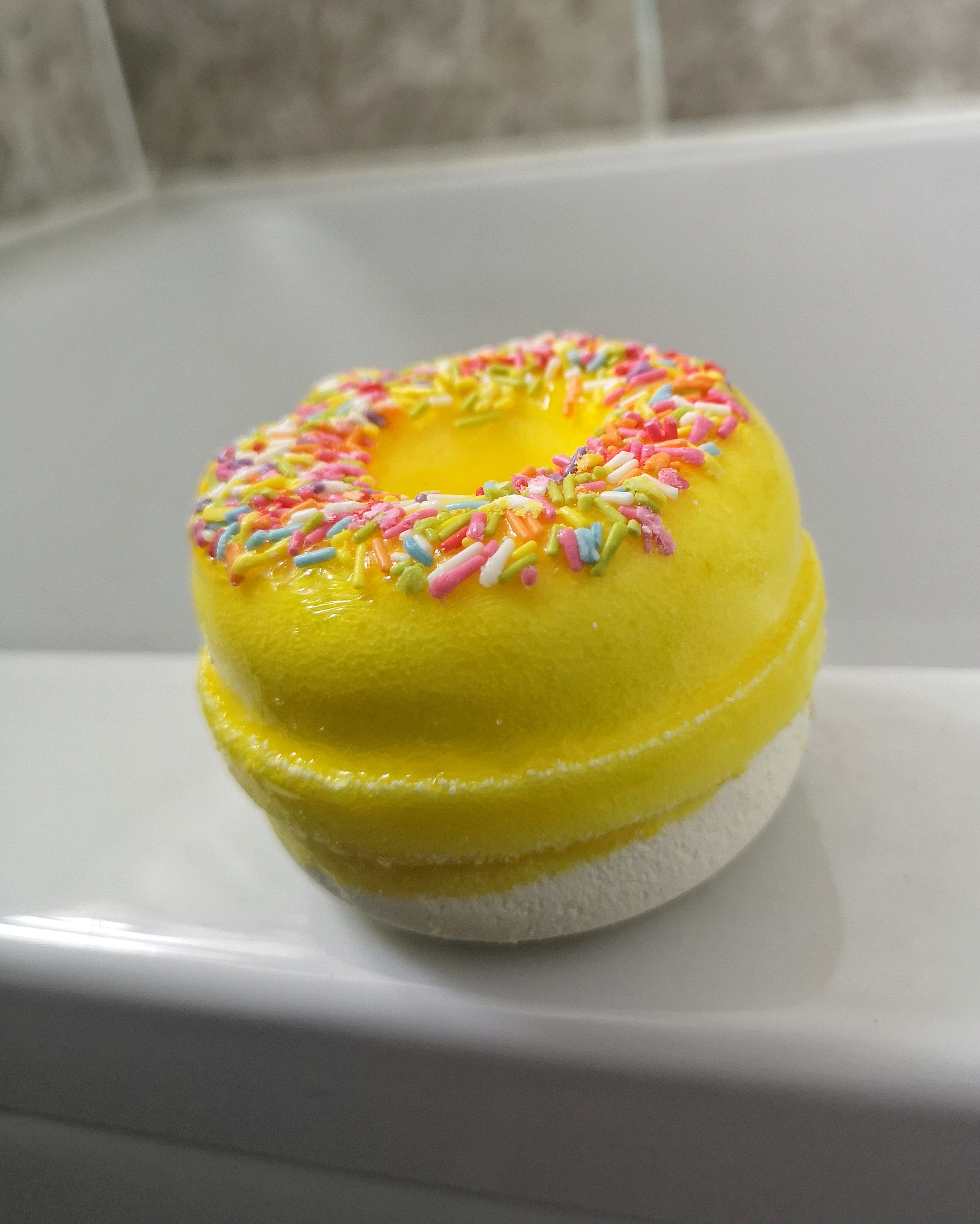 lemon meringue bath donut